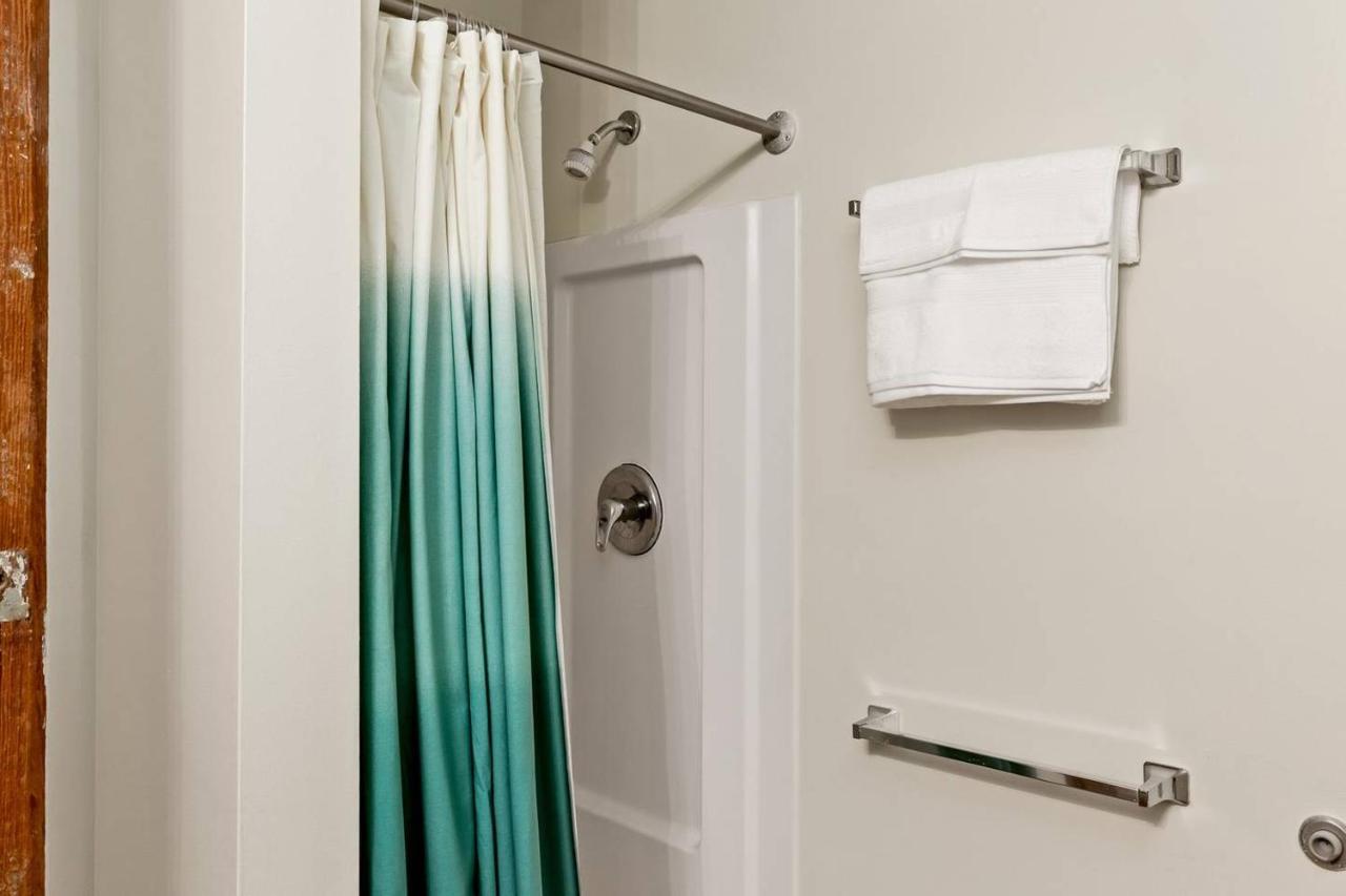 Appartement Trifecta Historic Brick 2Br Getaway Superhost à Durham Chambre photo